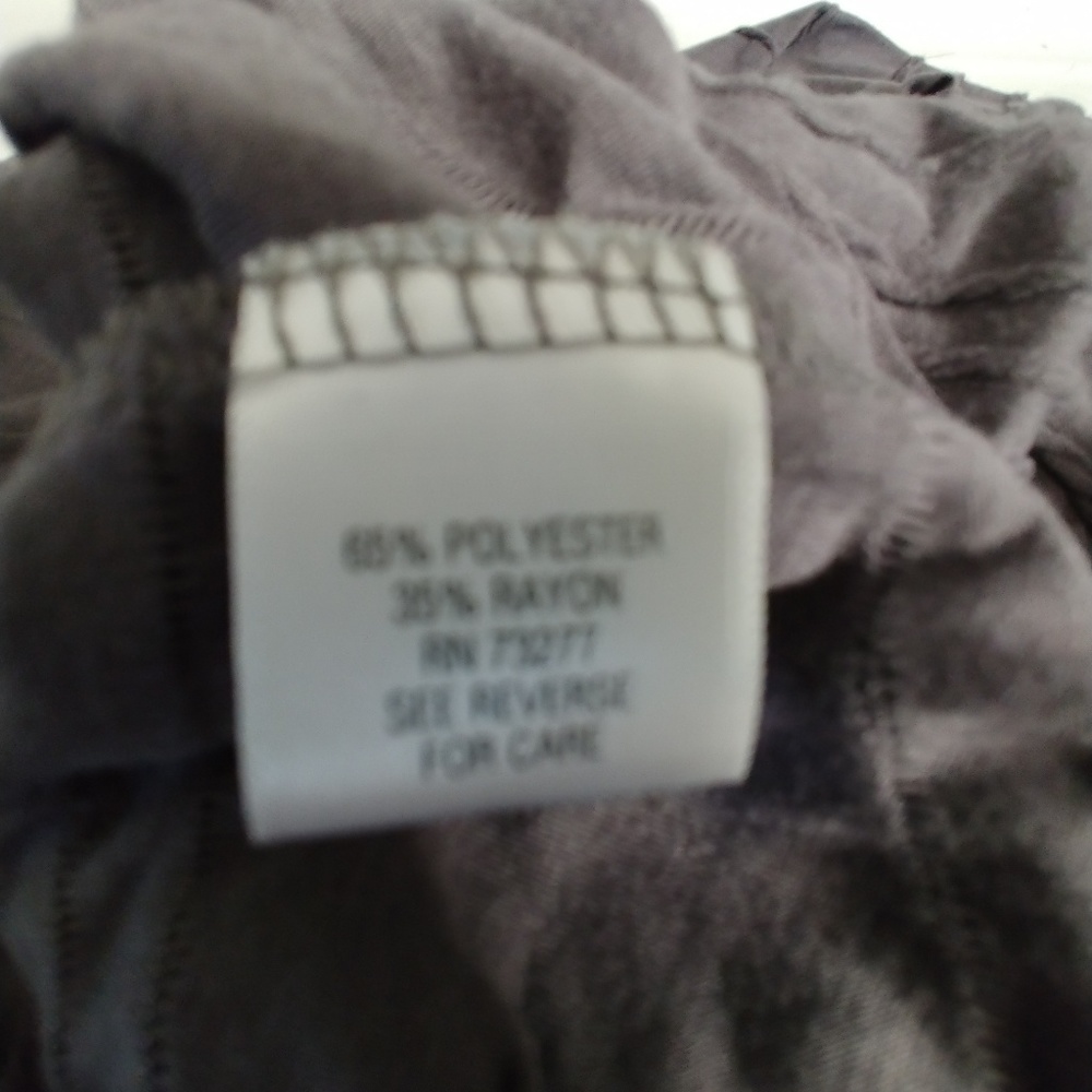 Simply Vera Vera Wang Grey Tee Shirt Size Medium - Picture 6 of 6